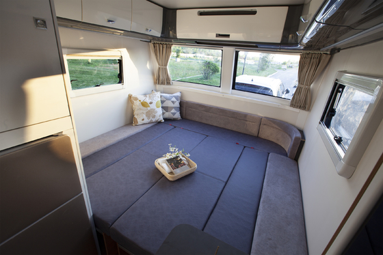 Electric Travel Trailer RV 100km/H Leisure Camper Trailer Xiaomi TV